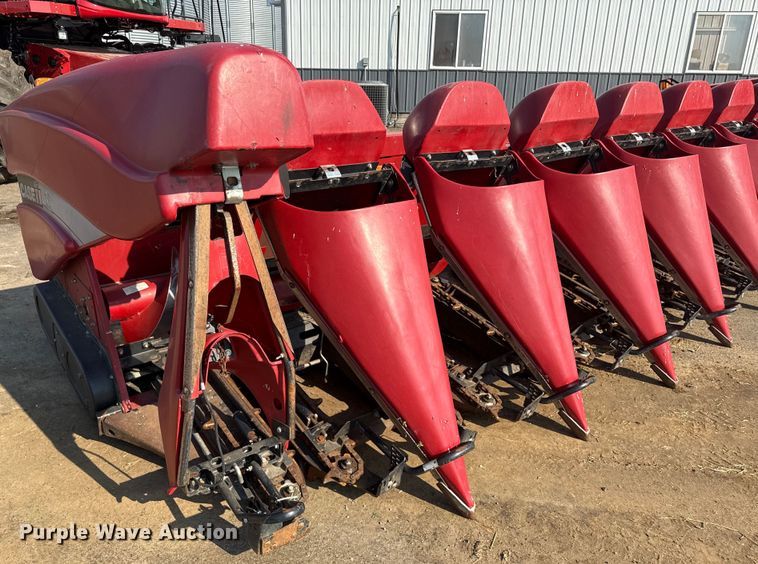 image for item DR2831 2009 Case 3408 30 N93 DE corn head