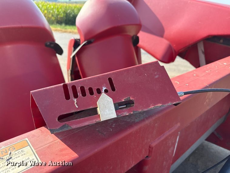 image for item DR2831 2009 Case 3408 30 N93 DE corn head