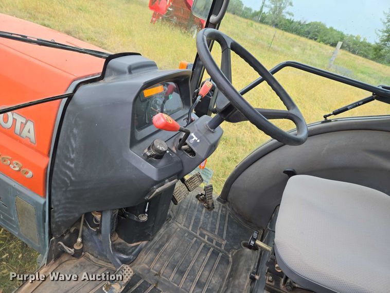 image for item DU6867 2004 Kubota L4630D MFWD tractor
