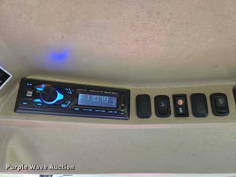 image for item DU6867 2004 Kubota L4630D MFWD tractor