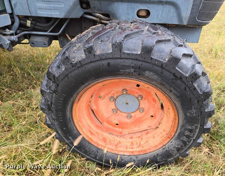 image for item DU6867 2004 Kubota L4630D MFWD tractor