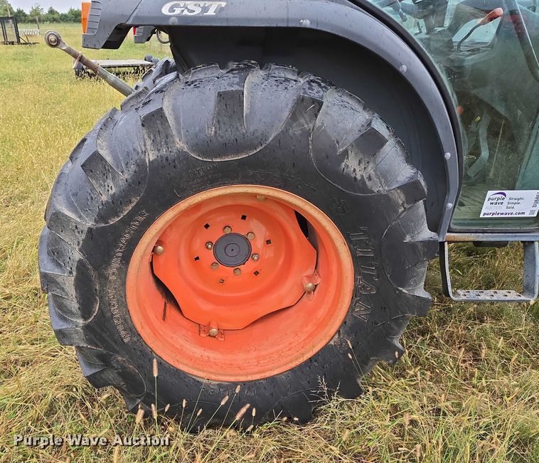 image for item DU6867 2004 Kubota L4630D MFWD tractor