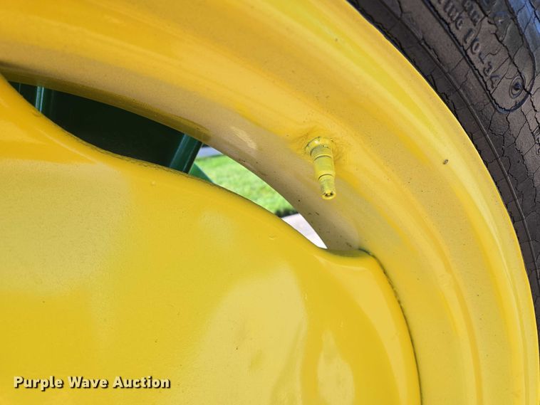 image for item DU6869 1959 John Deere 430-T tractor