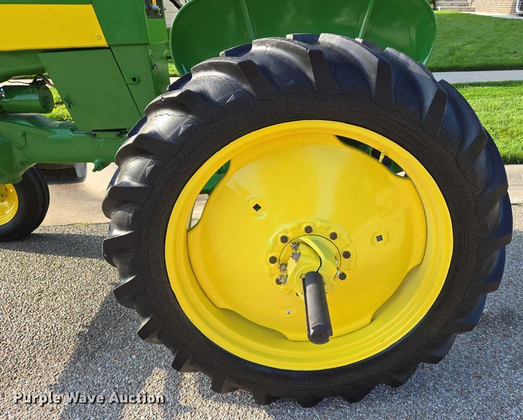 image for item DU6869 1959 John Deere 430-T tractor