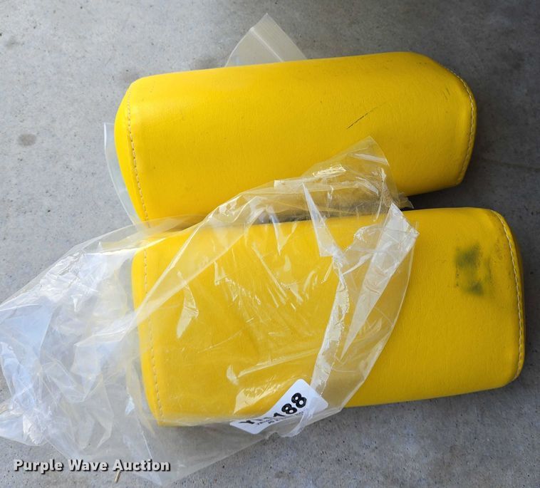 image for item DU6869 1959 John Deere 430-T tractor