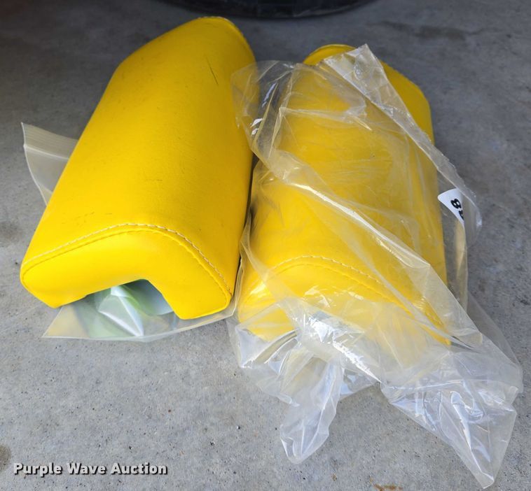 image for item DU6869 1959 John Deere 430-T tractor