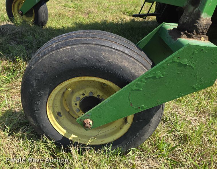 image for item DU6871 2006 John Deere 3830 swather / windrower