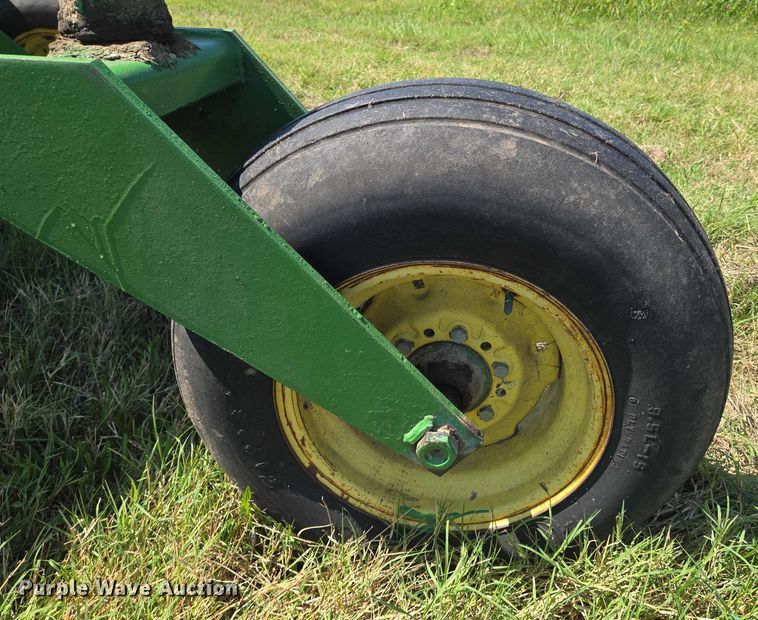 image for item DU6871 2006 John Deere 3830 swather / windrower