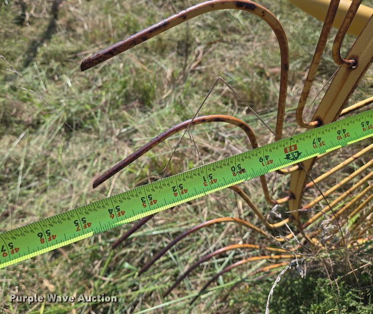 image for item DU6872 2003 Vermeer WR24 hay rake