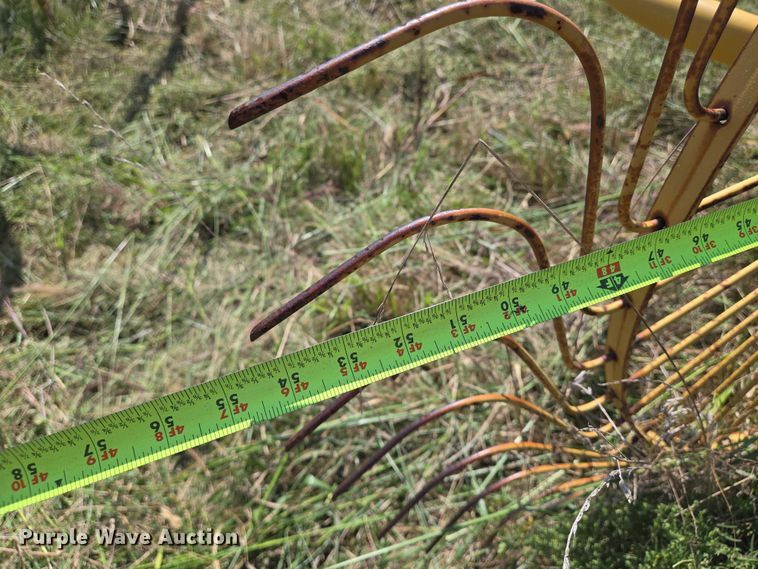 image for item DU6872 2003 Vermeer WR24 hay rake