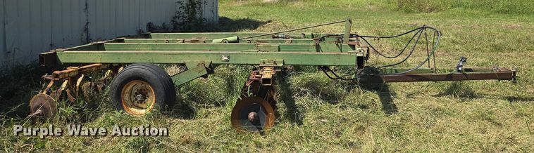 image for item DU6873 John Deere T0230 tandem disk