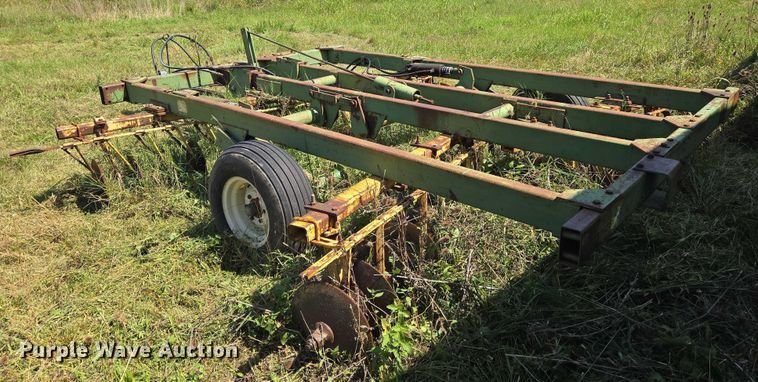 image for item DU6873 John Deere T0230 tandem disk