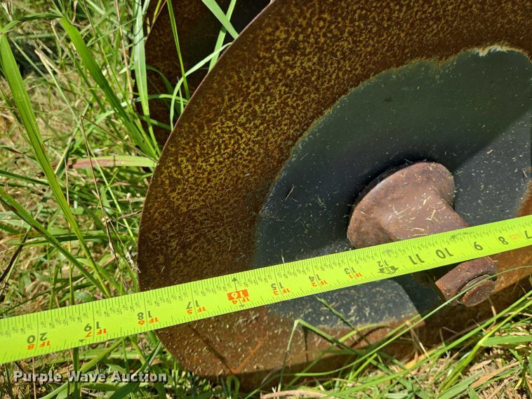 image for item DU6873 John Deere T0230 tandem disk