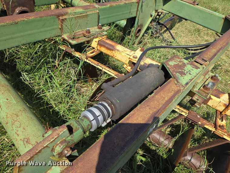 image for item DU6873 John Deere T0230 tandem disk