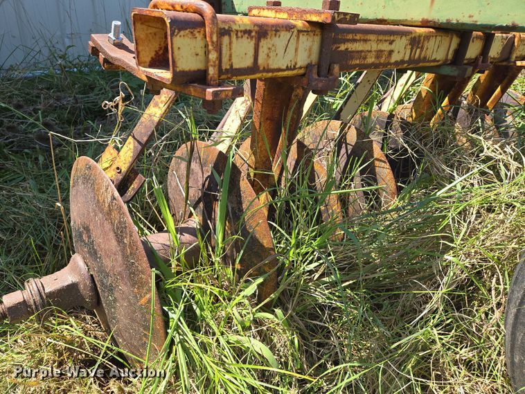 image for item DU6873 John Deere T0230 tandem disk
