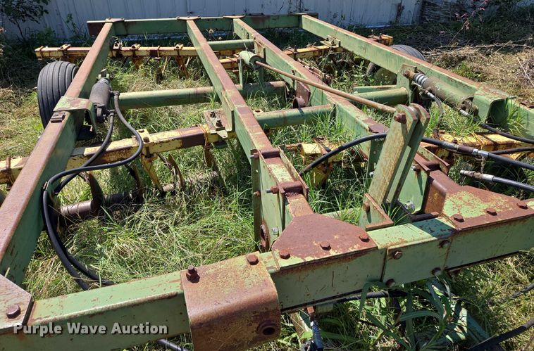 image for item DU6873 John Deere T0230 tandem disk