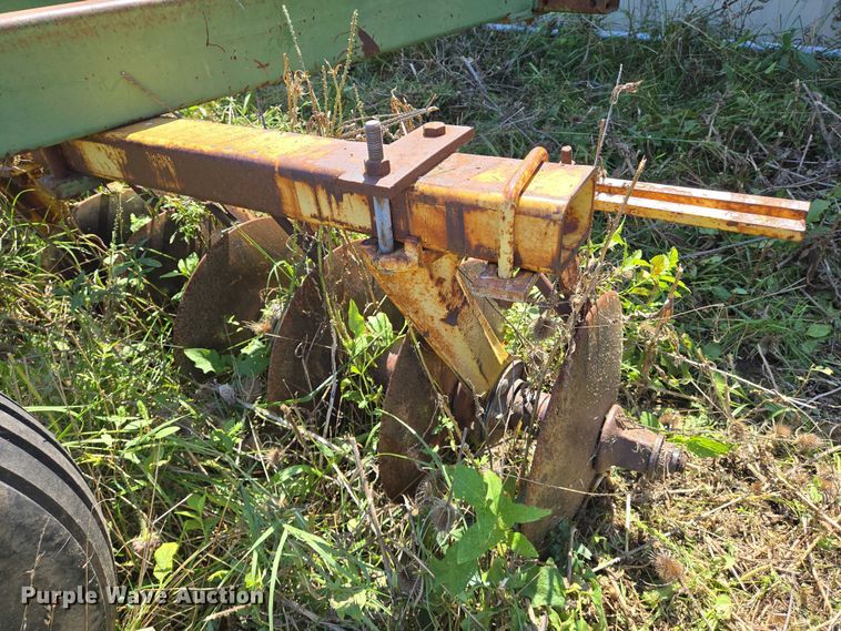 image for item DU6873 John Deere T0230 tandem disk