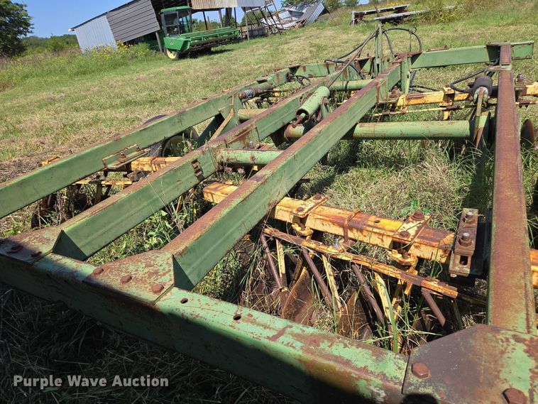 image for item DU6873 John Deere T0230 tandem disk