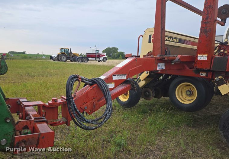 image for item DU6879 Krause 5430 grain drill