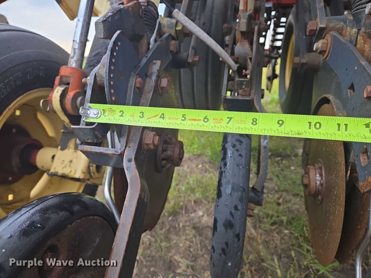 image for item DU6879 Krause 5430 grain drill