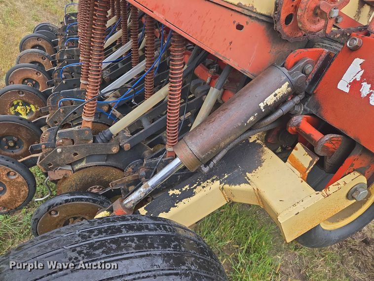 image for item DU6879 Krause 5430 grain drill