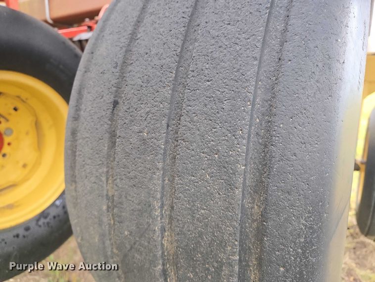 image for item DU6879 Krause 5430 grain drill