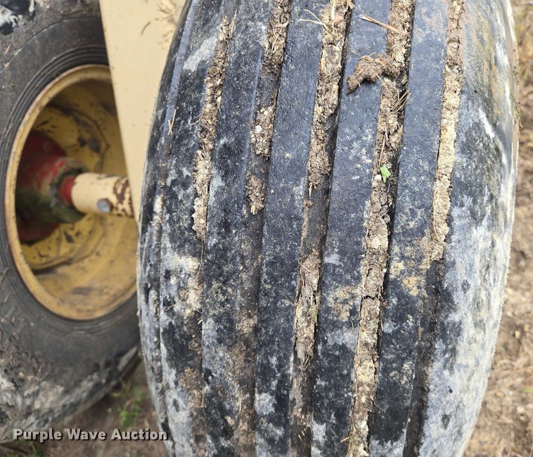 image for item DU6879 Krause 5430 grain drill