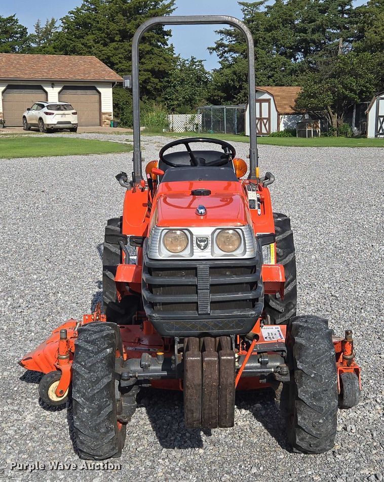 image for item DU6893 Kubota B7300HSD MFWD tractor