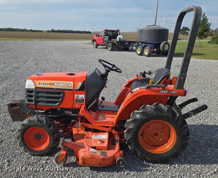 image for item DU6893 Kubota B7300HSD MFWD tractor