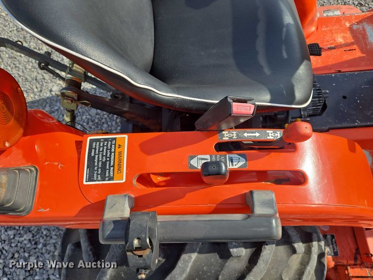 image for item DU6893 Kubota B7300HSD MFWD tractor