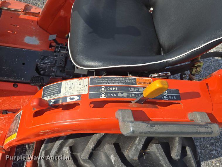 image for item DU6893 Kubota B7300HSD MFWD tractor