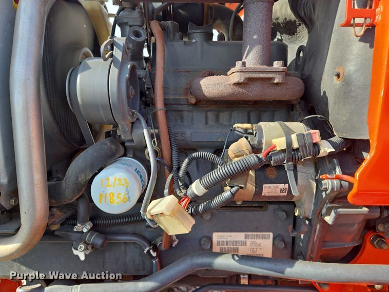 image for item DU6893 Kubota B7300HSD MFWD tractor