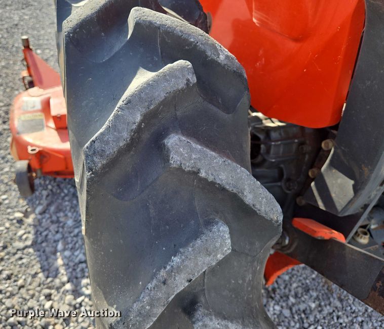 image for item DU6893 Kubota B7300HSD MFWD tractor