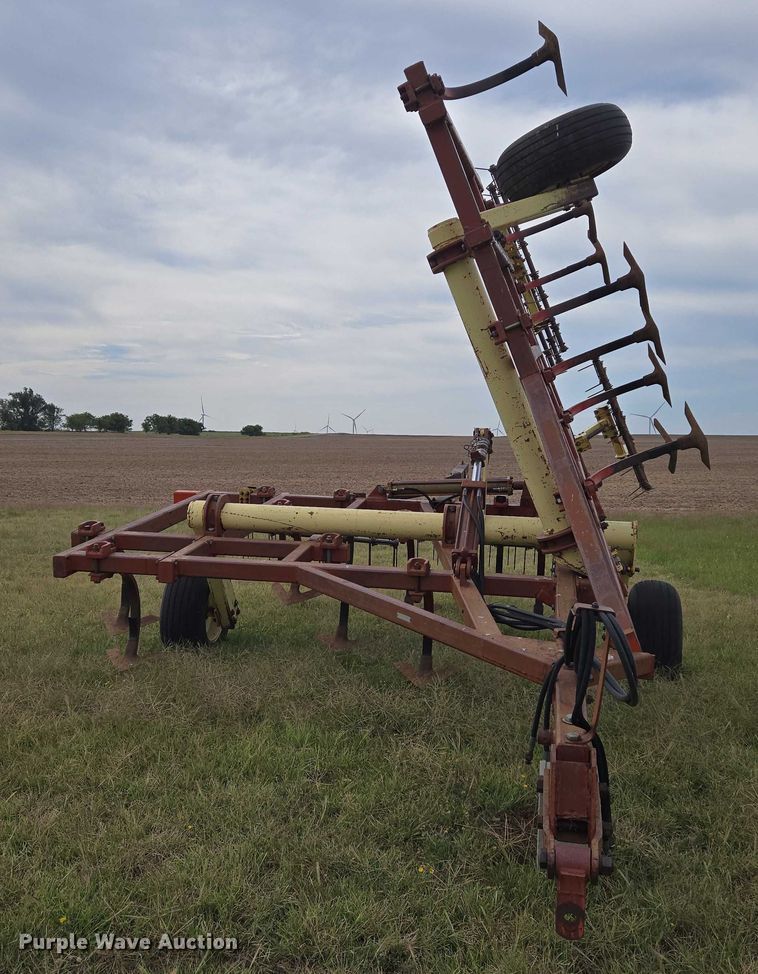 image for item DU6895 Krause 3518 field cultivator