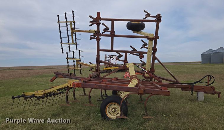 image for item DU6895 Krause 3518 field cultivator