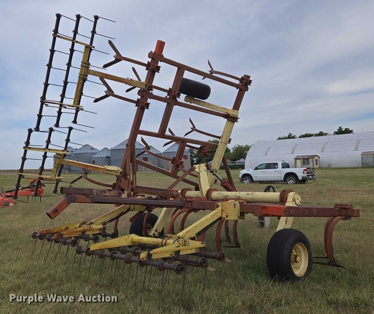 image for item DU6895 Krause 3518 field cultivator