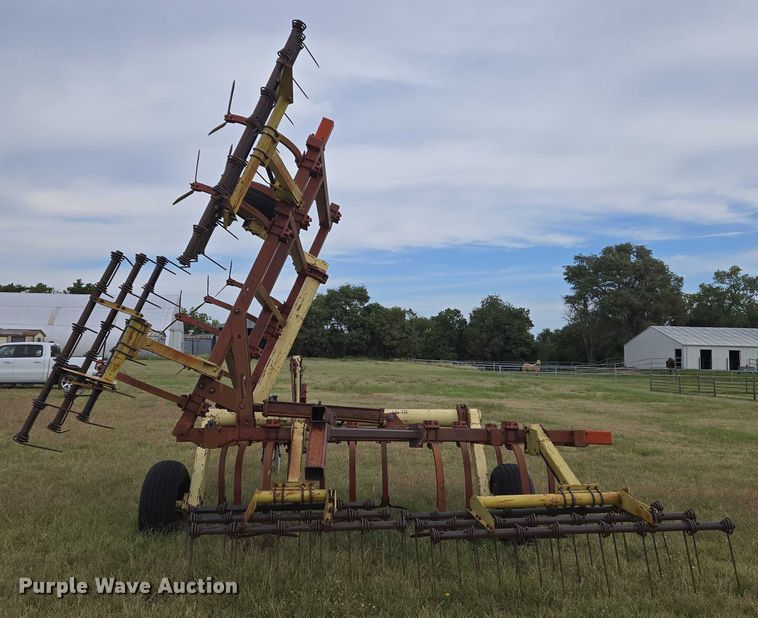 image for item DU6895 Krause 3518 field cultivator