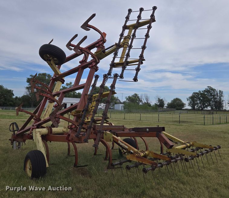 image for item DU6895 Krause 3518 field cultivator
