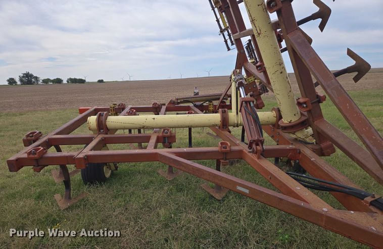 image for item DU6895 Krause 3518 field cultivator