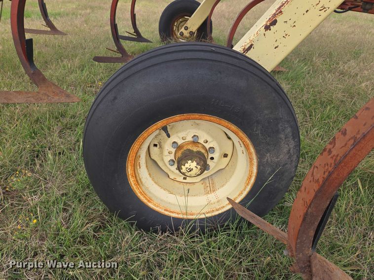 image for item DU6895 Krause 3518 field cultivator