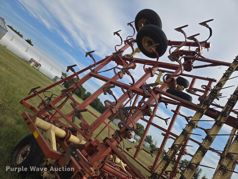 image for item DU6899 Krause 4133 field cultivator