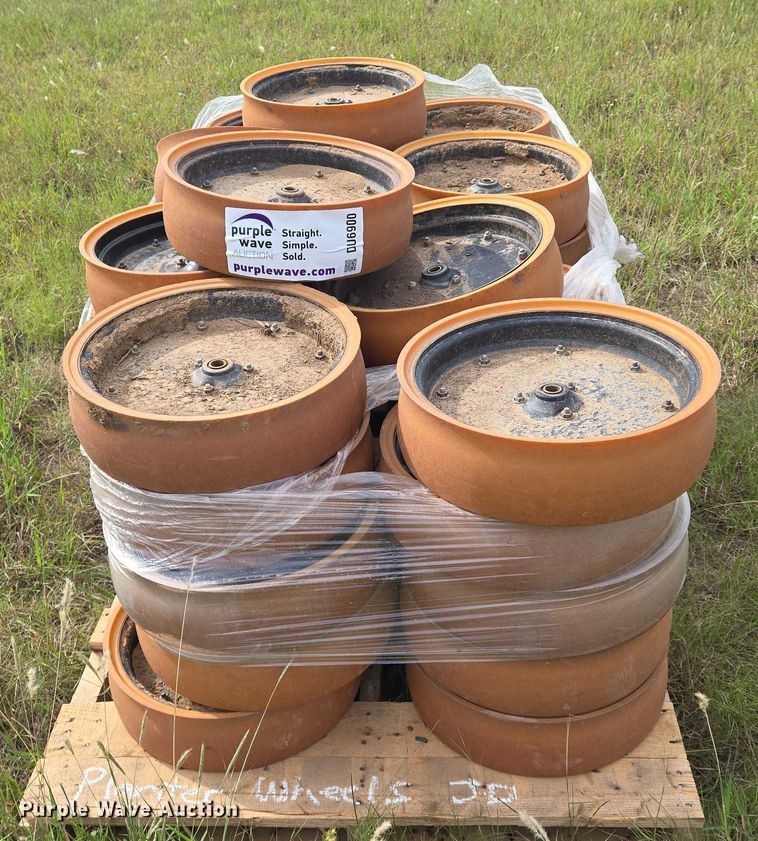image for item DU6900 (42) John Deere planter wheels