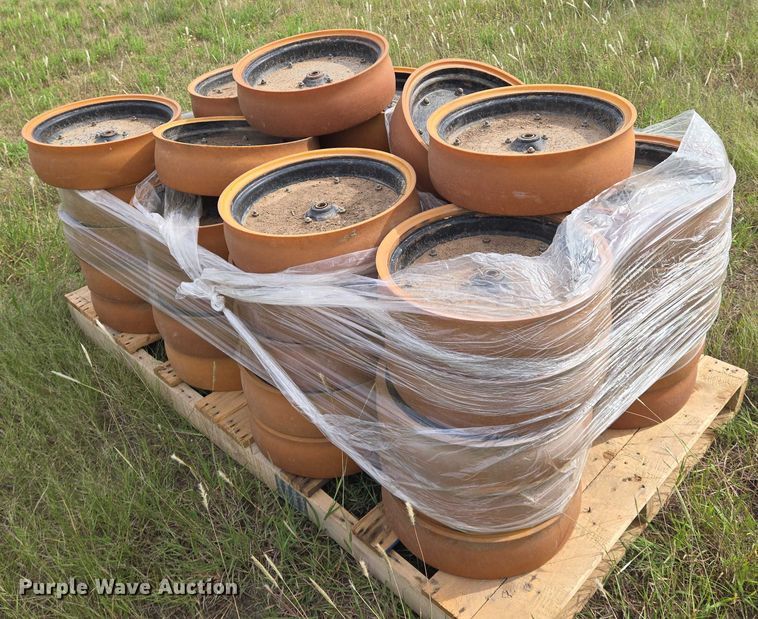 image for item DU6900 (42) John Deere planter wheels