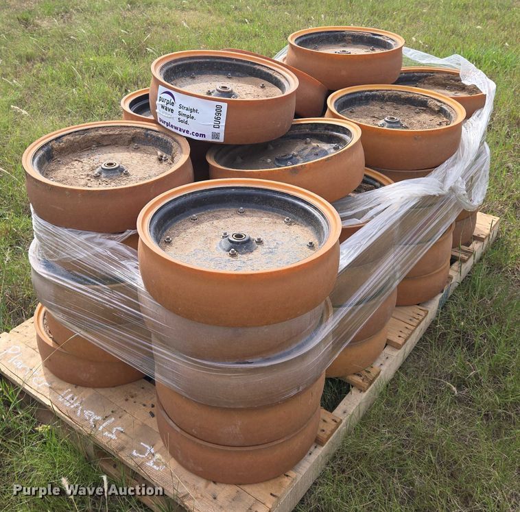 image for item DU6900 (42) John Deere planter wheels