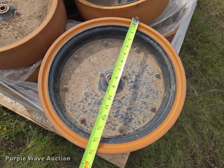 image for item DU6900 (42) John Deere planter wheels