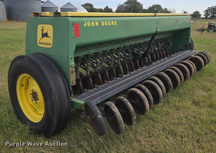 image for item DU6903 John Deere 8300 grain drill