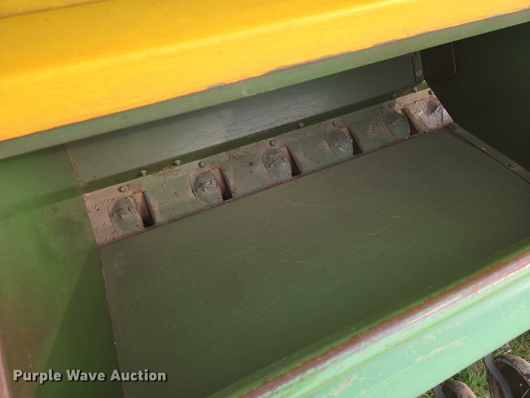 image for item DU6903 John Deere 8300 grain drill