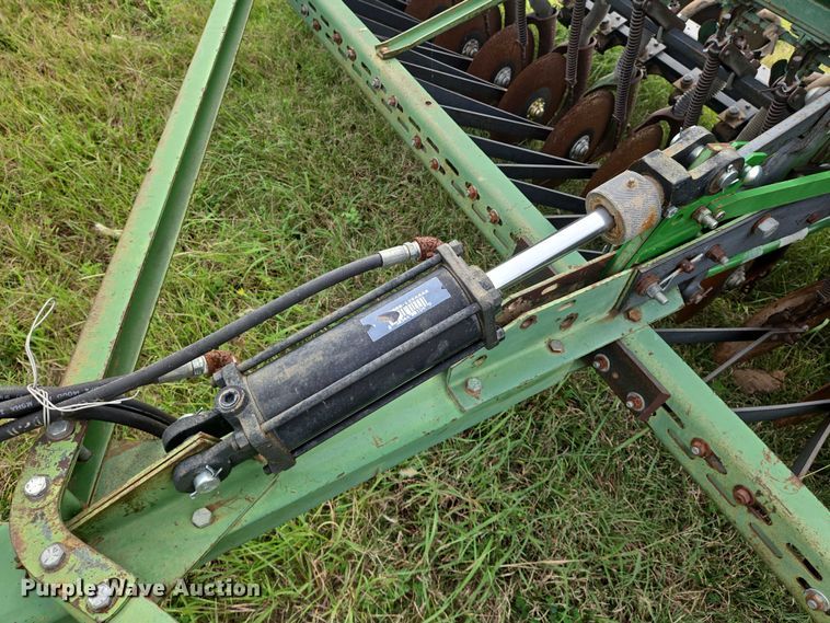 image for item DU6903 John Deere 8300 grain drill