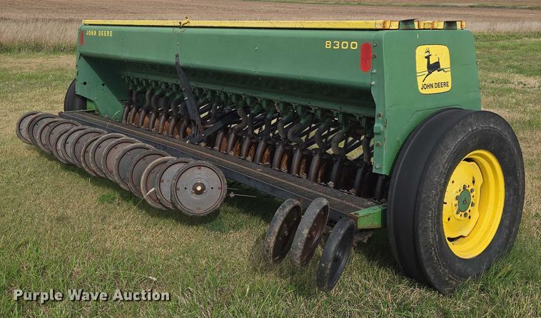 image for item DU6904 John Deere 8300 grain drill