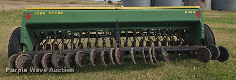 image for item DU6904 John Deere 8300 grain drill